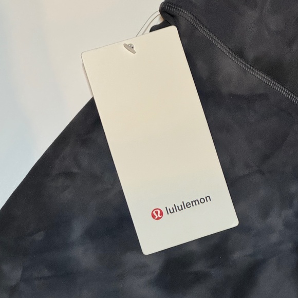 lululemon Align™ High-Rise Short 6" NEW WITH TAGS (12/ Diamond Dye Black & Gray) - Picture 7 of 7